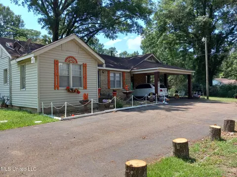 604 S Applegate St, Winona, MS 38967 photo 2