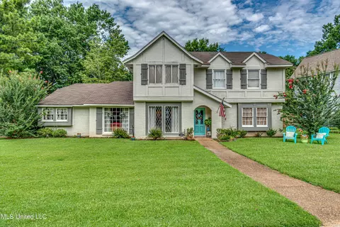 131 Hillcroft Pl, Jackson, MS 39211