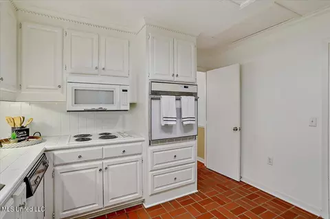 1044 Briarfield Rd, Jackson, MS 39211 photo 7