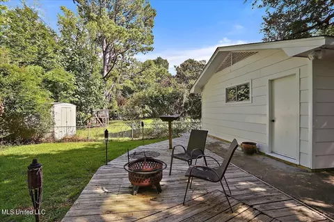 1044 Briarfield Rd, Jackson, MS 39211 photo 3