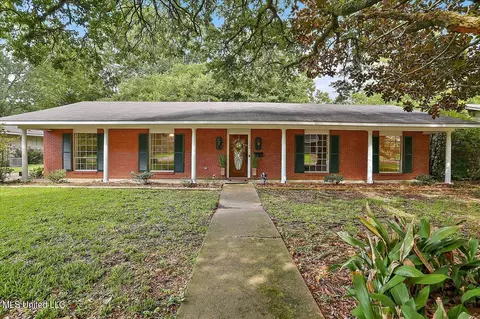 1044 Briarfield Rd, Jackson, MS 39211 photo 4