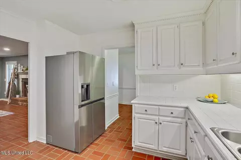 1044 Briarfield Rd, Jackson, MS 39211 photo 8