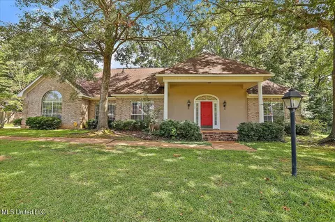 302 Wildwood Blvd, Jackson, MS 39212