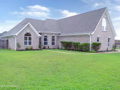 4207 Destin Dr, Olive Branch, MS 38654