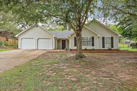 127 Scotland Rd, Clinton, MS 39056
