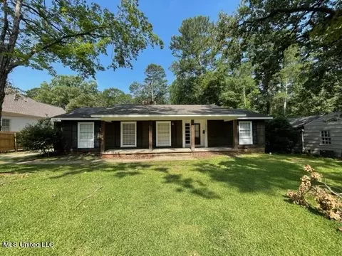 3945 Eastline Dr, Jackson, MS 39211