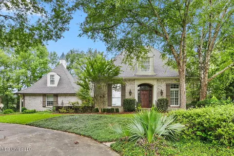 208 Persimmon Hl, Ridgeland, MS 39157