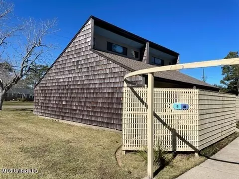 828 Oakleigh Ave #2, Gulfport, MS 39507