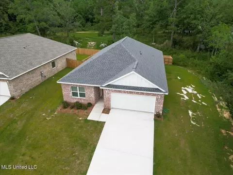 720 Waters View Dr, Biloxi, MS 39532 photo 2