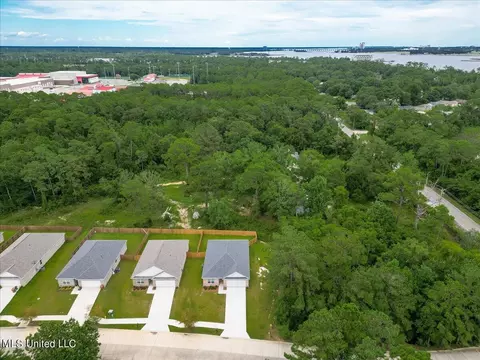 720 Waters View Dr, Biloxi, MS 39532 photo 41