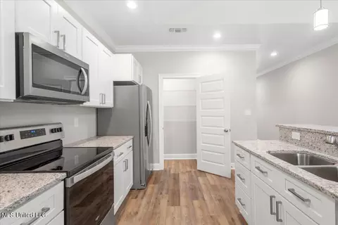 720 Waters View Dr, Biloxi, MS 39532 photo 14
