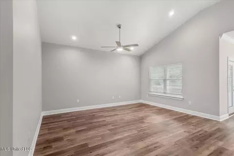 720 Waters View Dr, Biloxi, MS 39532 photo 8