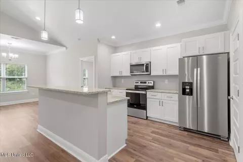 720 Waters View Dr, Biloxi, MS 39532 photo 9
