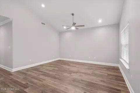 720 Waters View Dr, Biloxi, MS 39532 photo 7