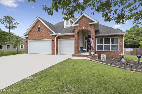 2333 Rue Beaux Chenes, Ocean Springs, MS 39564