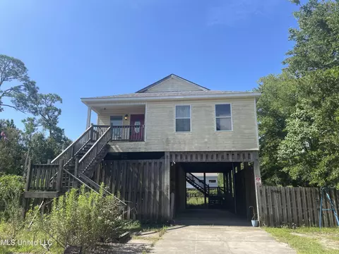 319 Walthall St, Pass Christian, MS 39571