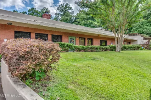 224 Pin Oak Dr, Yazoo City, MS 39194