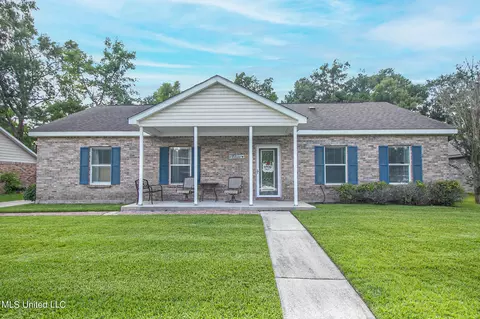 15165 Sunset Dr, Gulfport, MS 39503