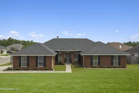 3106 Karen Cv, D'iberville, MS 39540