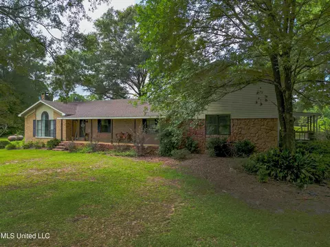 405 Rancho Ande Dr, Leakesville, MS 39451