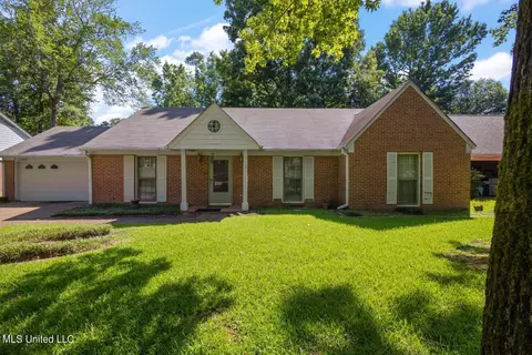 5912 Kristen Dr, Jackson, MS 39211 photo 1