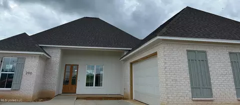 396 W Park St, Canton, MS 39046