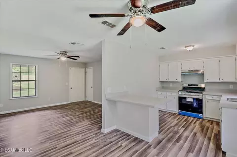 Living - 1491 Steadman Rd, Morton, MS 39117 photo 1 of 1