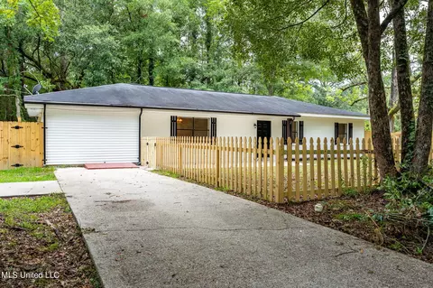 605 N Abrams Ave, Picayune, MS 39466