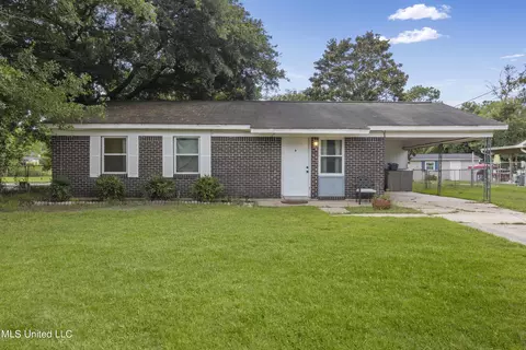 207 Alyce Pl, Long Beach, MS 39560