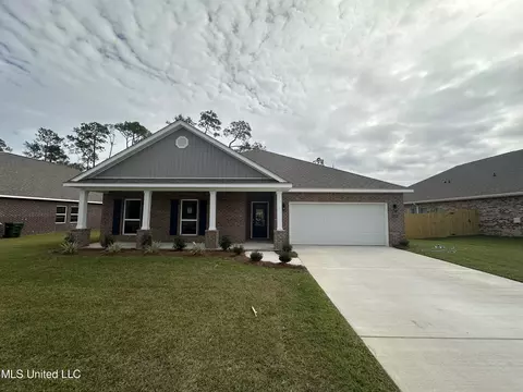 6120 Penni Ln, Ocean Springs, MS 39564