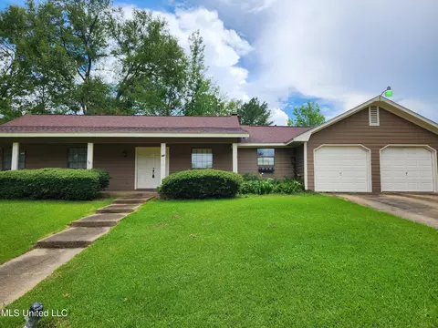102 Dogwood Dr, Florence, MS 39073