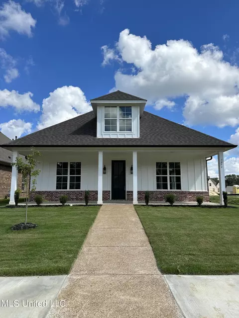 3454 Hatton Dr, Nesbit, MS 38651