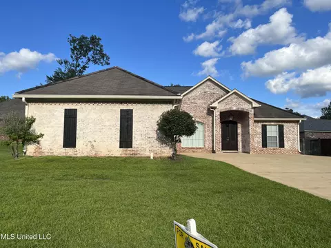 228 E Pinebrook Dr, Brandon, MS 39047