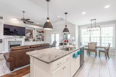 8212 Jack Thomas Cv, Olive Branch, MS 38654 photo 10