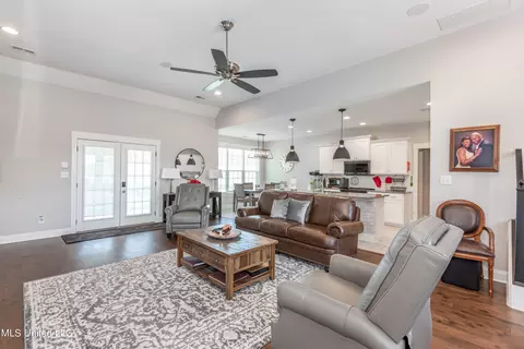 8212 Jack Thomas Cv, Olive Branch, MS 38654 photo 4