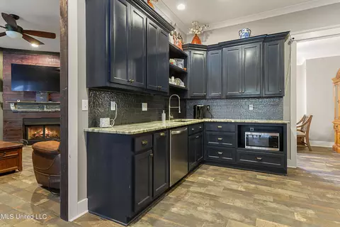 Kitchen - 131 Sandstone Rdg, Lucedale, MS 39452 photo 2 of 4