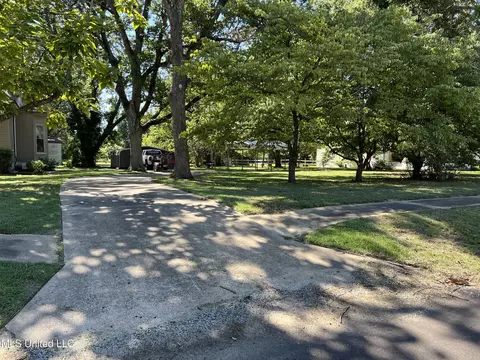 409 Railroad St, Como, MS 38619 photo 2