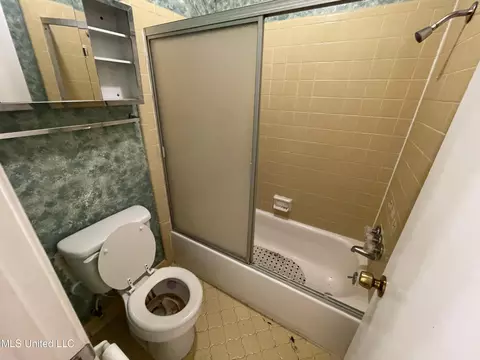 3405 Forest Hill Rd, Jackson, MS 39212 photo 9