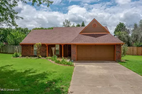 3455 Bayberry Dr, Horn Lake, MS 38637