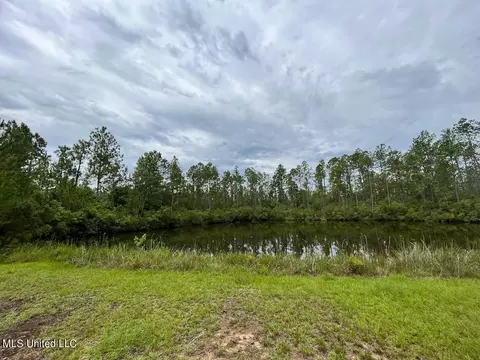 5000 Six S Dr, Picayune, MS 39466 photo 3