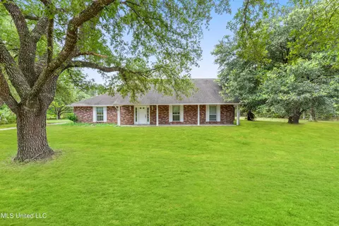 5000 Six S Dr, Picayune, MS 39466