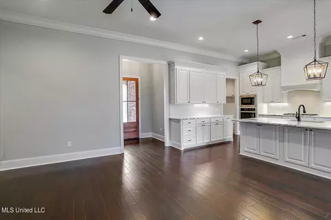 704 Queens Ct, Flowood, MS 39232 photo 12