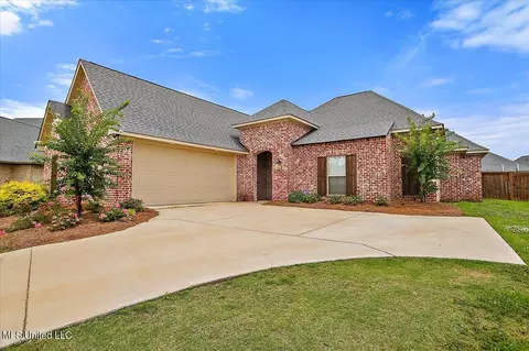 704 Queens Ct, Flowood, MS 39232 photo 2