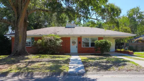 2212 Collins Blvd, Gulfport, MS 39507