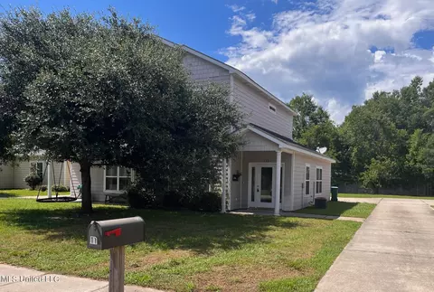 117 Earle Taylor Ln, Ocean Springs, MS 39564