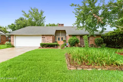 11214 Eva Dr, Gulfport, MS 39503