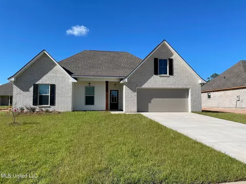 11620 Rosalie Pl, Ocean Springs, MS 39564