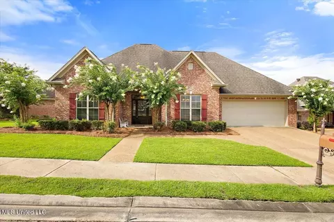 208 Eastside Ln, Brandon, MS 39047
