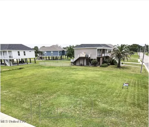103 Runnels Ave, Long Beach, MS 39560