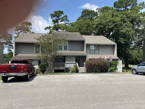 231 Highpoint Dr #231, Diamondhead, MS 39525